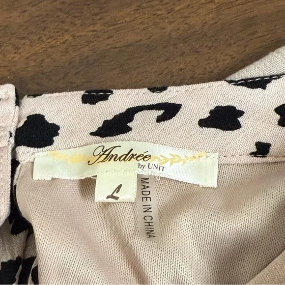 Andrée by Unit Blush Leopard Print Pleated Tunic Top Short Sleeve Large - Picture 5 of 7